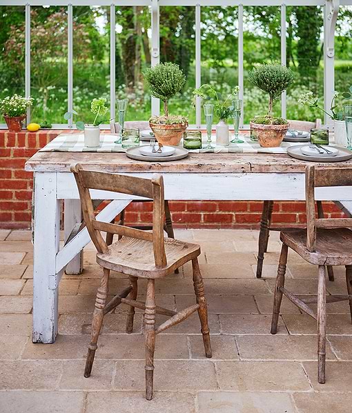 Buscot Limestone Cobbles Tumbled & Etched Finish