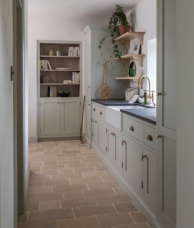 Buscot Limestone Cobbles Tumbled & Etched Finish