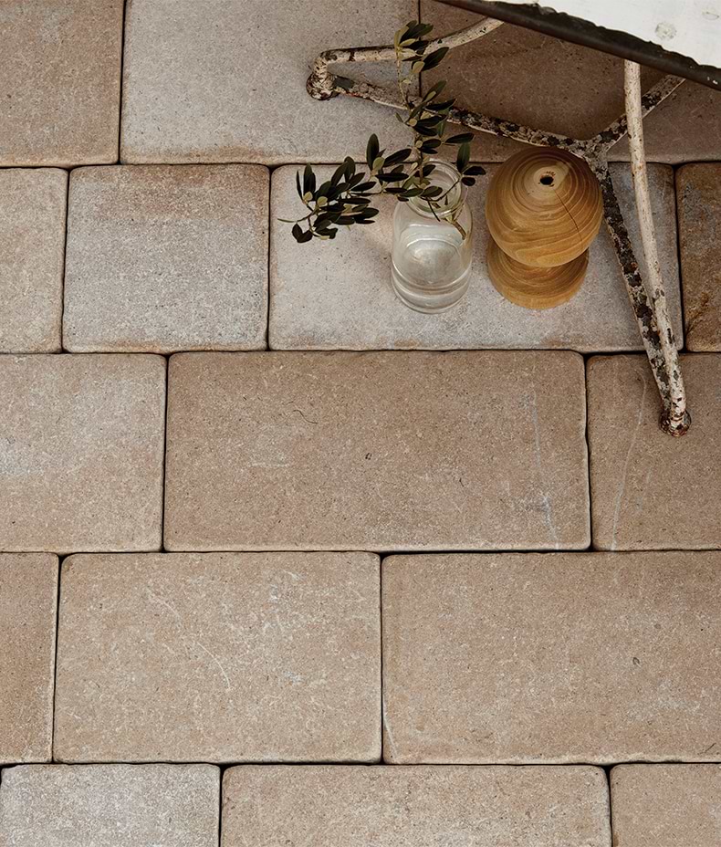 Buscot Limestone Cobbles Tumbled & Etched Finish