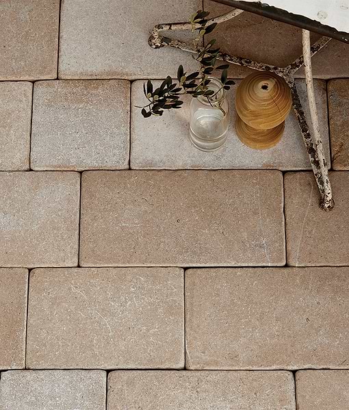 Buscot Limestone Cobbles Tumbled & Etched Finish
