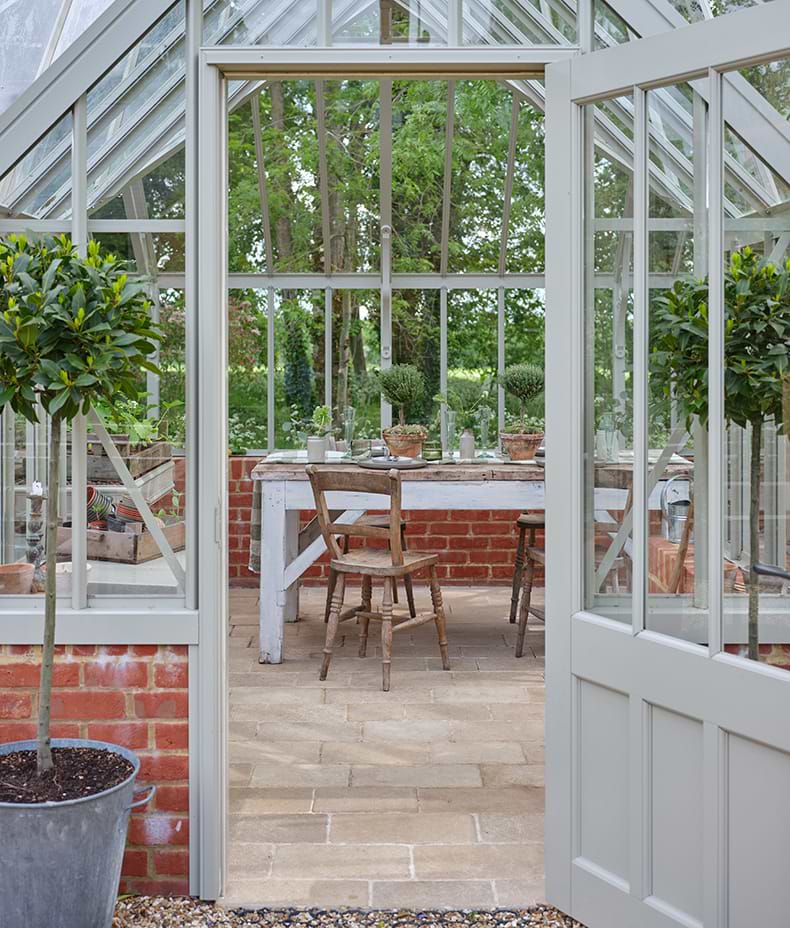 Buscot Limestone Cobbles Tumbled & Etched Finish