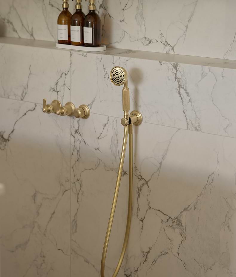 Sculpture Grande Porcelain Cararra