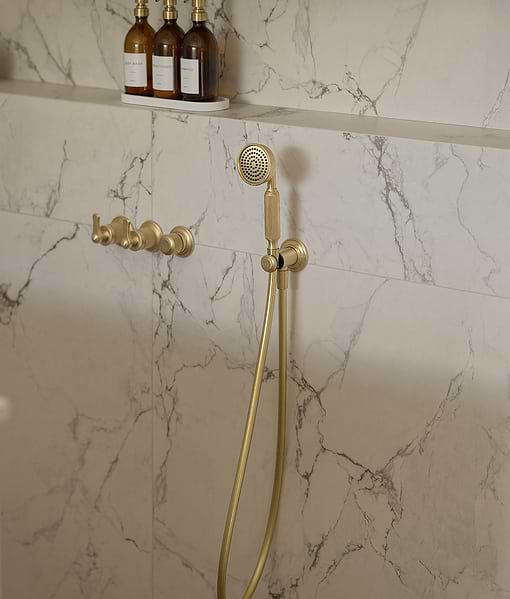 Sculpture Grande Porcelain Cararra