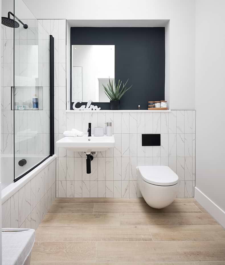 Franklin Porcelain Light