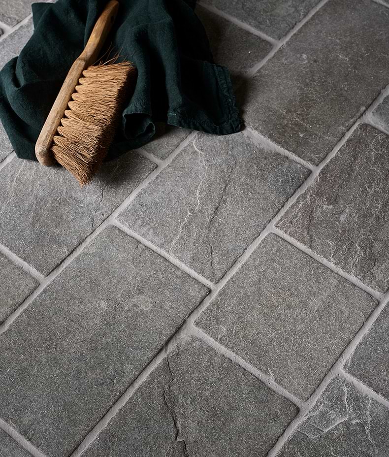 Galway Limestone Cobbles Seasoned Finish