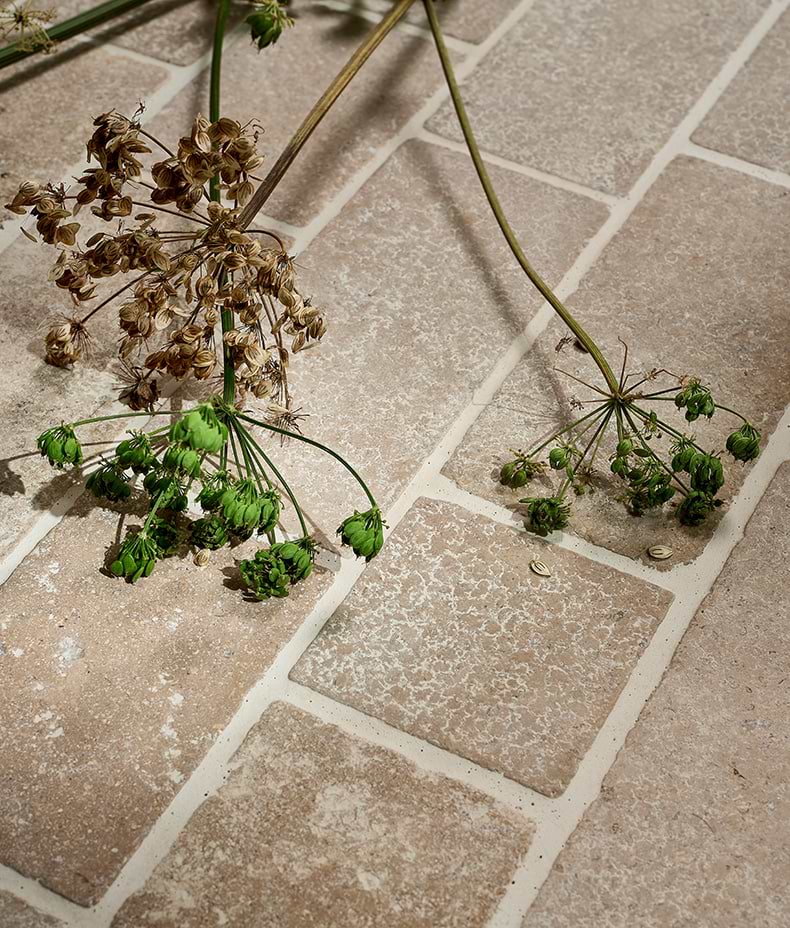 Wychwood Limestone Cobbles Tumbled & Etched