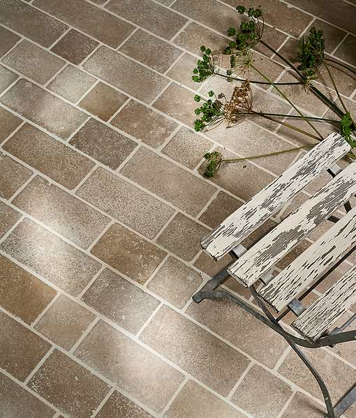 Wychwood Limestone Cobbles Tumbled & Etched