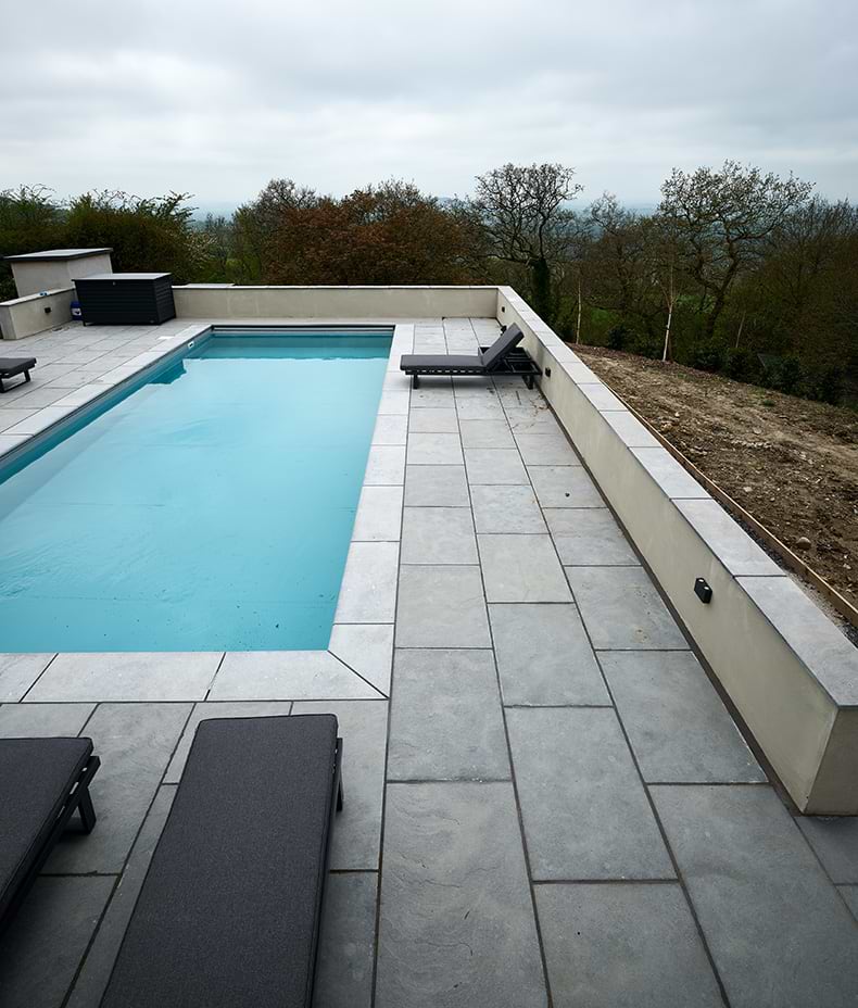 Kimmeridge Limestone Etched Bullnose Coping