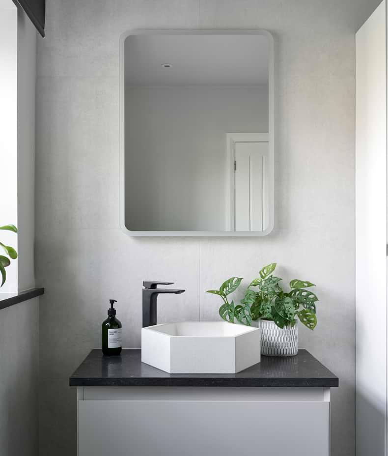 Louvre Porcelain Blanc