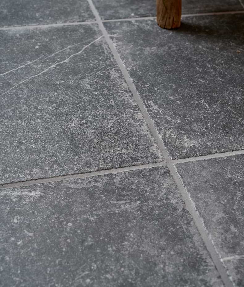 Ludlow Porcelain Charcoal