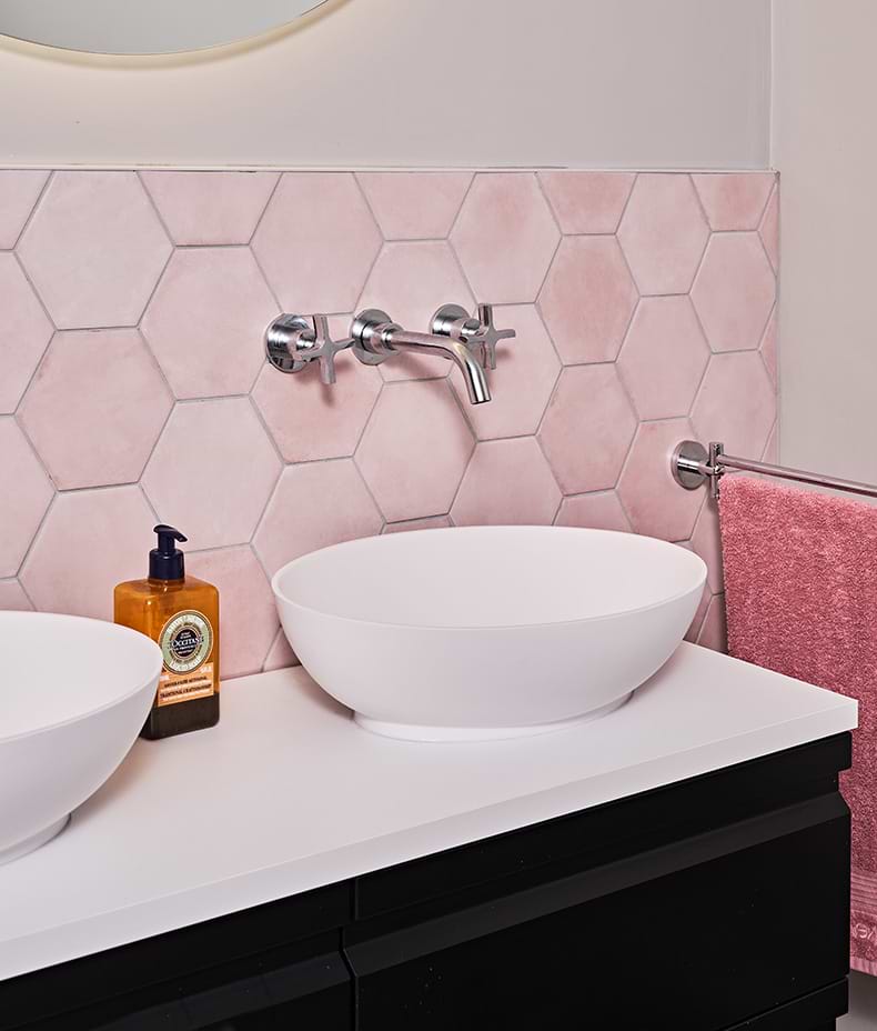 Medina Hexagon Porcelain Rosa