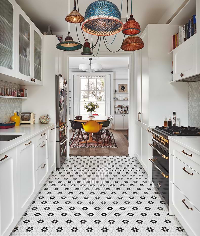 Mono Hex Porcelain Mosaic Daisy