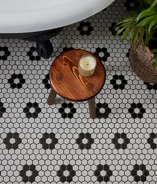 Mono Hex Porcelain Mosaic Daisy