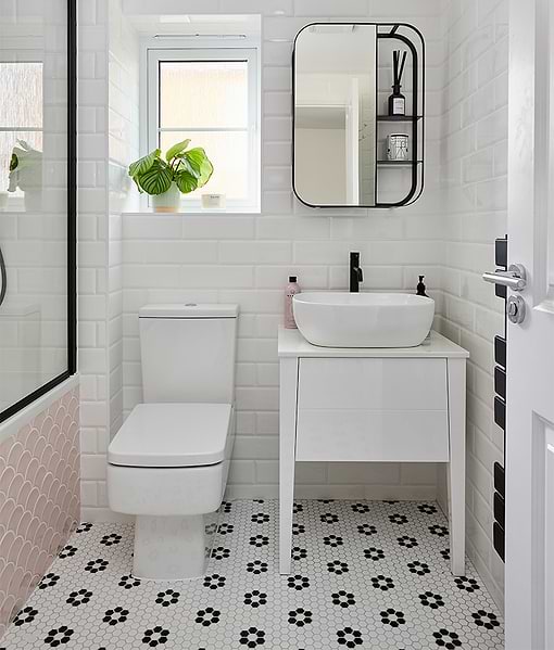 Mono Hex Porcelain Mosaic Daisy