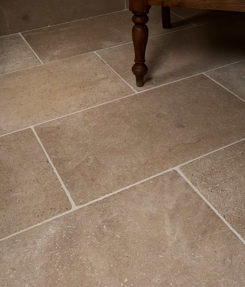 Buscot Blend Limestone Tumbled Finish