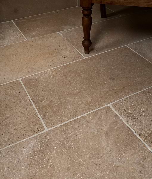Buscot Blend Limestone Tumbled Finish