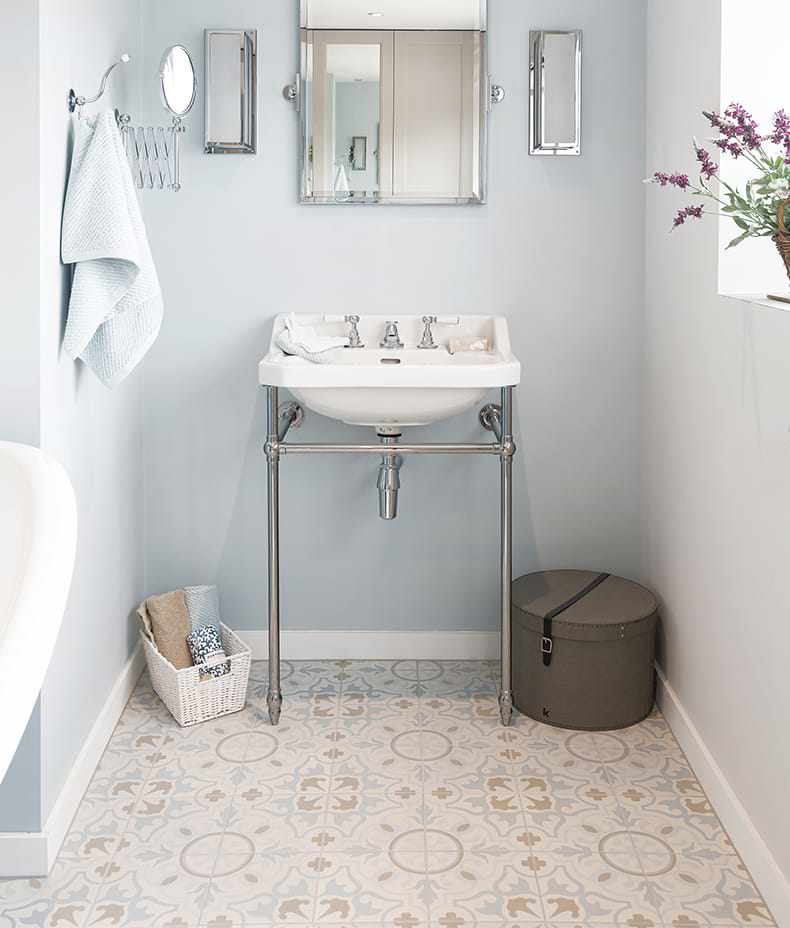 Parisian Chic Porcelain Paix