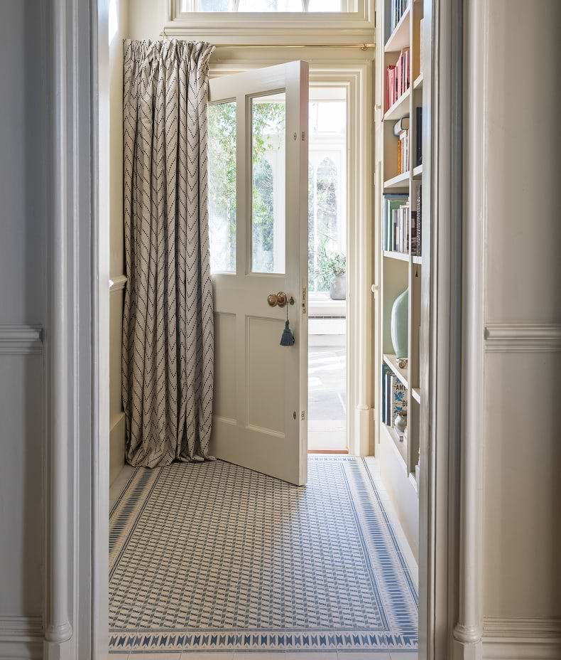 Aventuras Ziggy Border Blue Porcelain