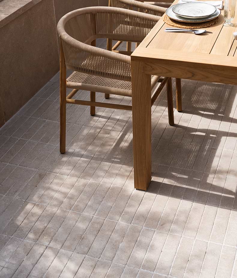 Reform Composite Stone Tumbled Bianco