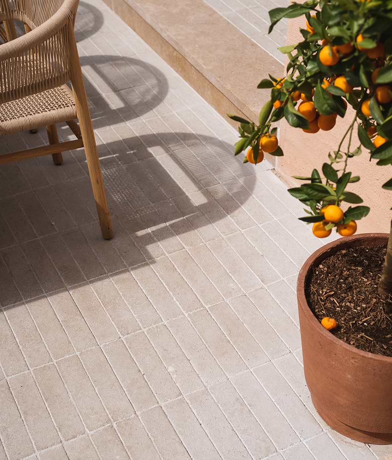 Reform Composite Stone Tumbled Bianco