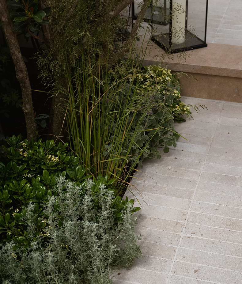 Reform Composite Stone Tumbled Bianco