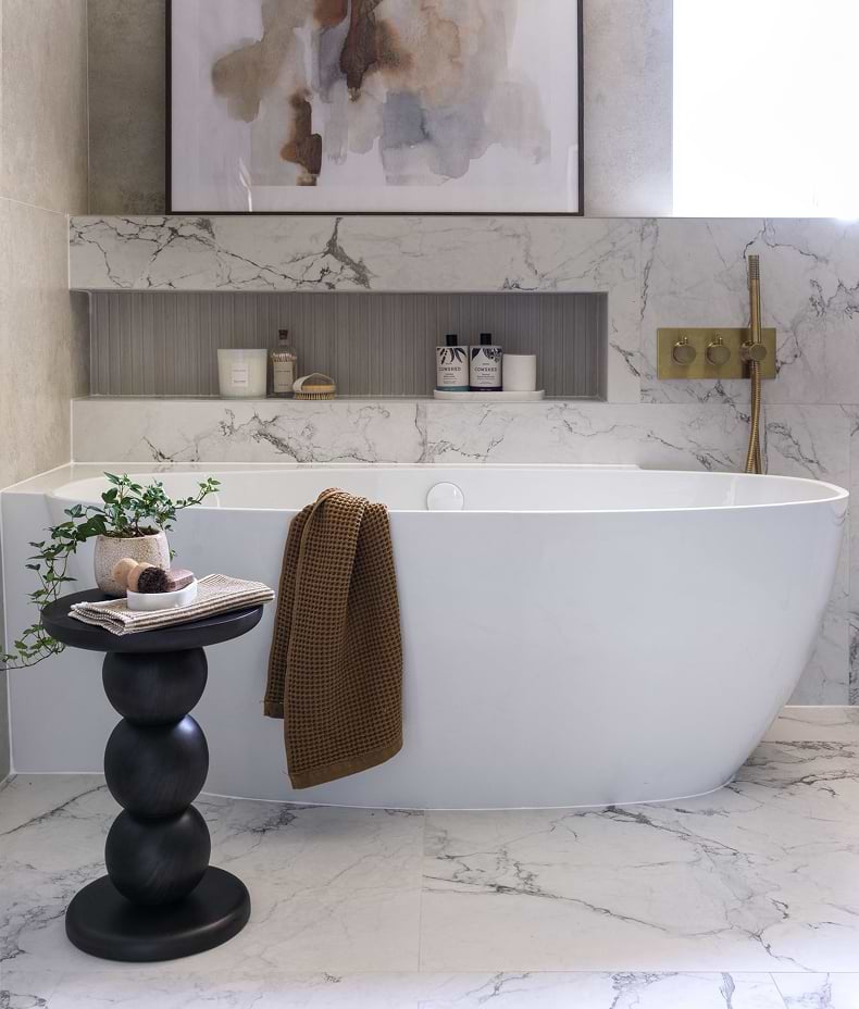 Sculpture Grande Porcelain Cararra