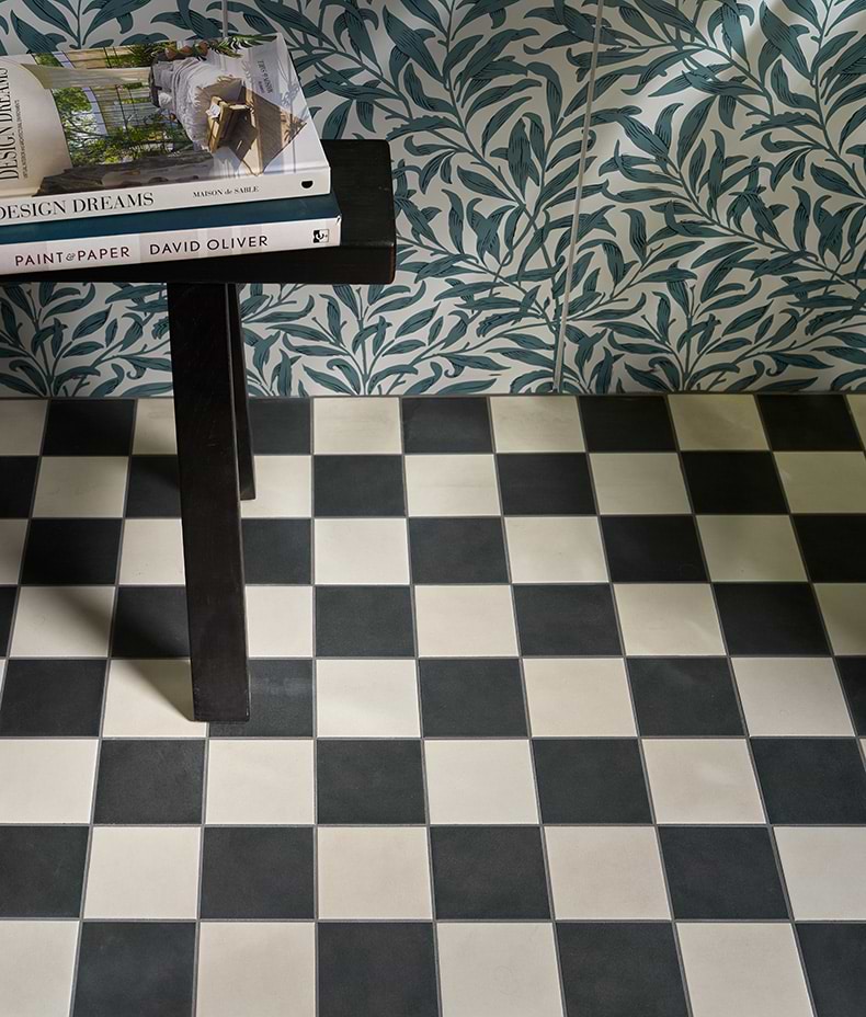 Victorian Style™ Porcelain Chess Mono B