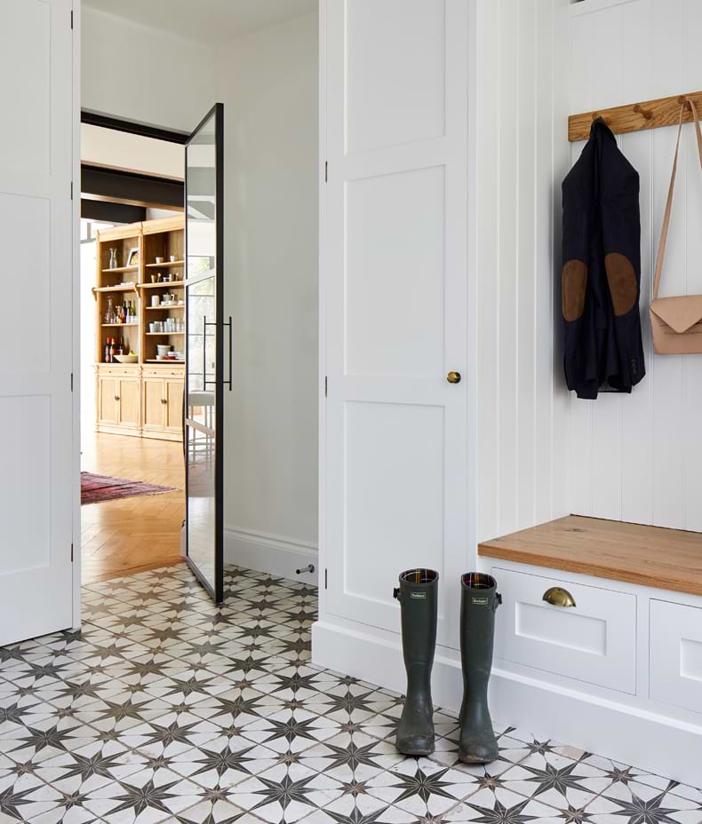 Spitalfields Ceramic Retro Star Black
