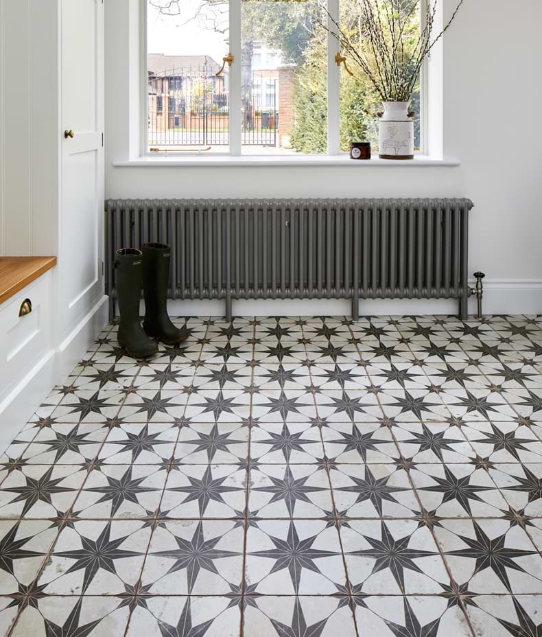 Spitalfields Ceramic Retro Star Black