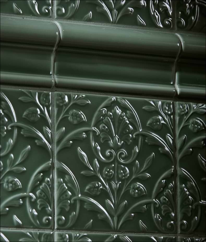 Victorian Style™ Wall Ceramic Hampton Court Vines Cabbage Green Gloss