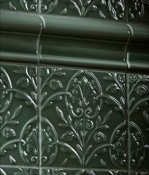 Victorian Style™ Wall Ceramic Hampton Court Vines Cabbage Green Gloss