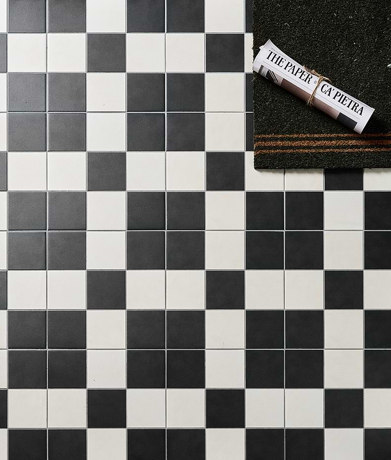 Victorian Style™ Porcelain Chess Mono A
