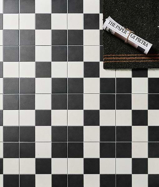 Victorian Style™ Porcelain Chess Mono A