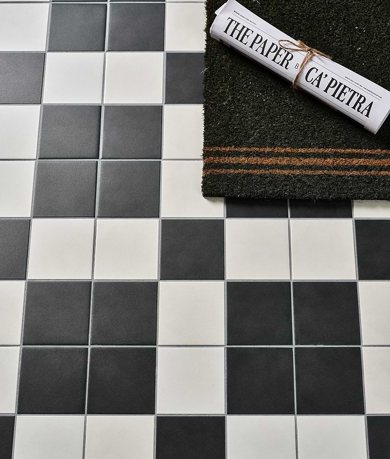 Victorian Style™ Porcelain Chess Mono A