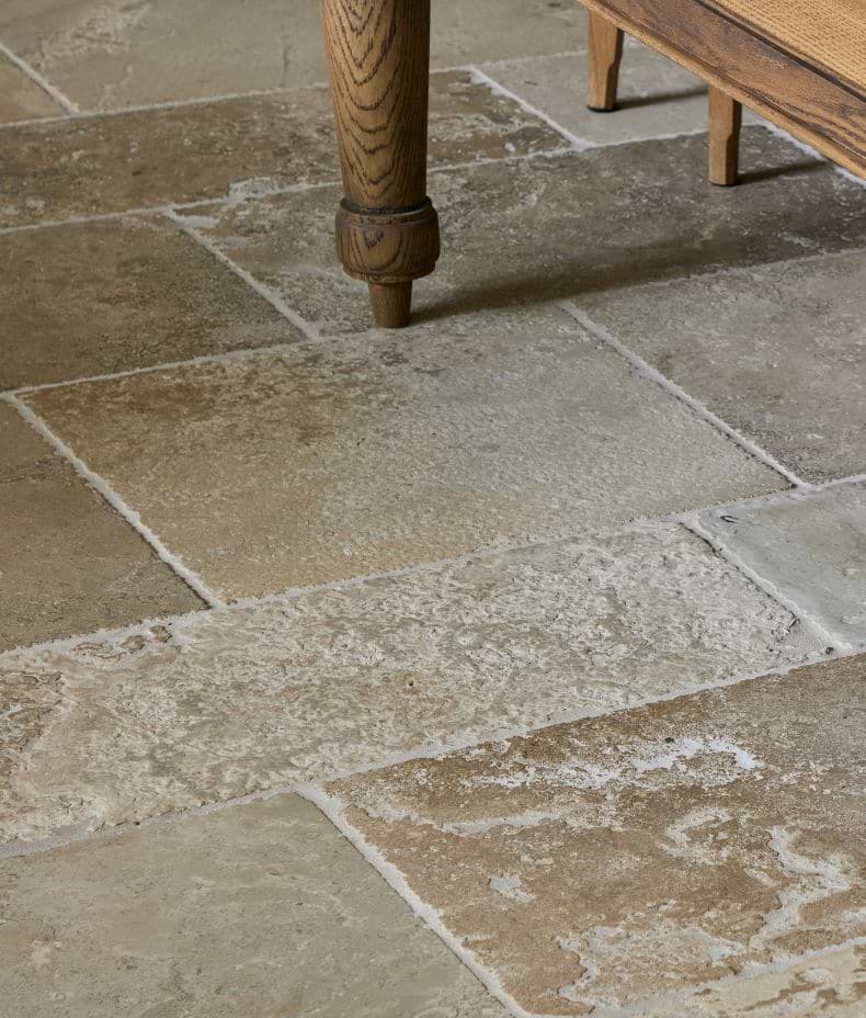 Vieux Bourgogne Limestone Ancient Finish