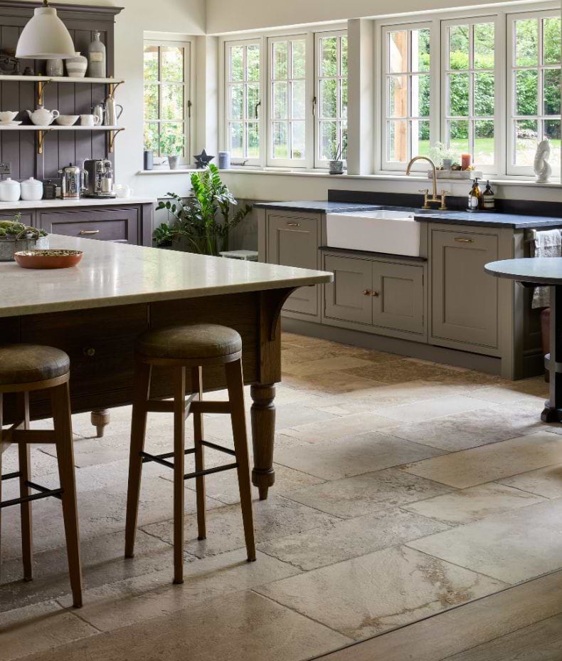 Vieux Bourgogne Limestone Ancient Finish