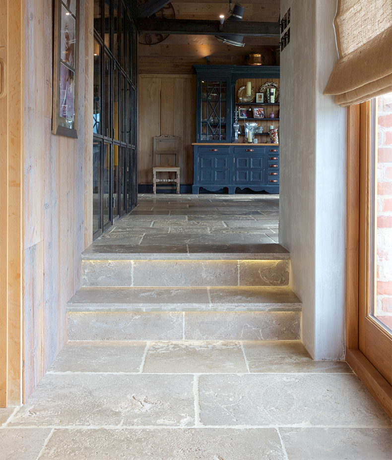 Vieux Bourgogne Limestone Ancient Finish