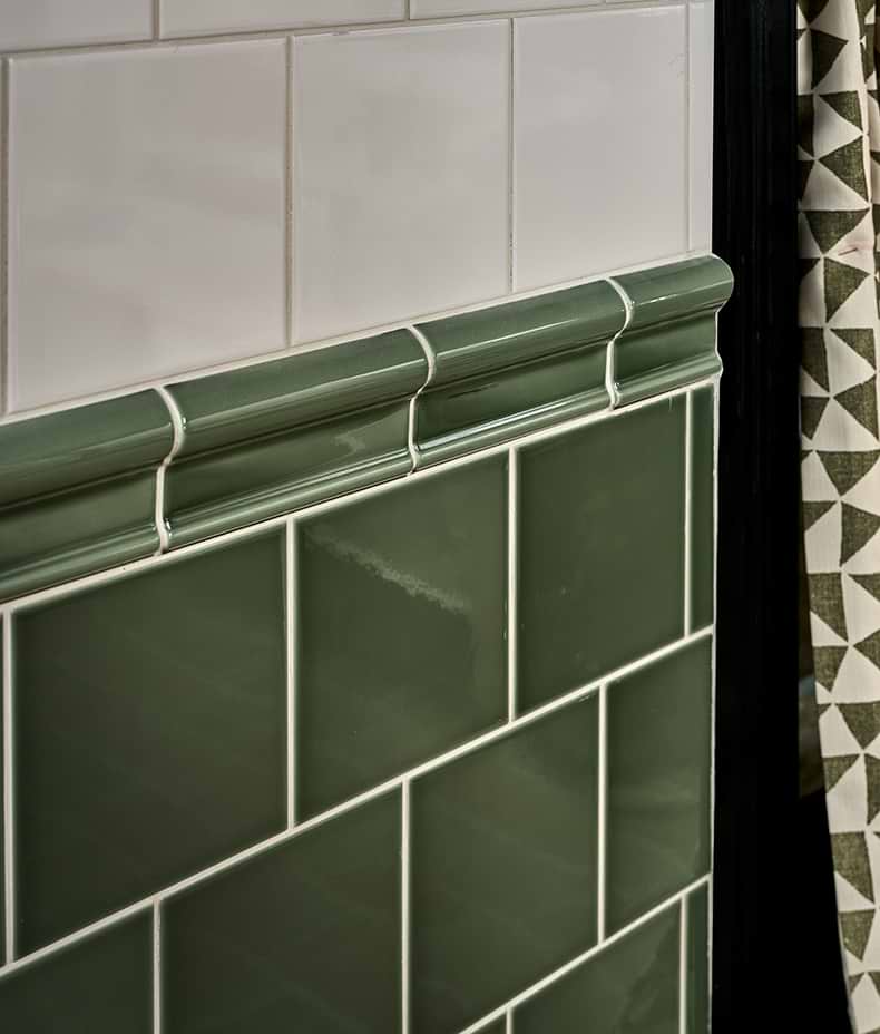 Victorian Style™ Wall Ceramic Cabbage Green Dado