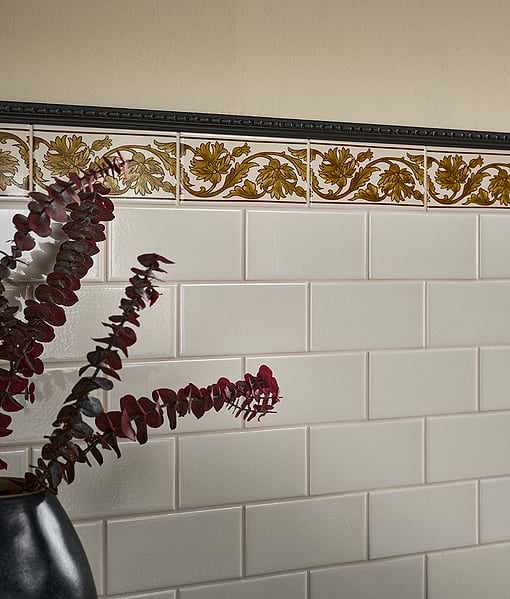 Victorian Style™ Wall Ceramic Decor Carnation Border Ochre