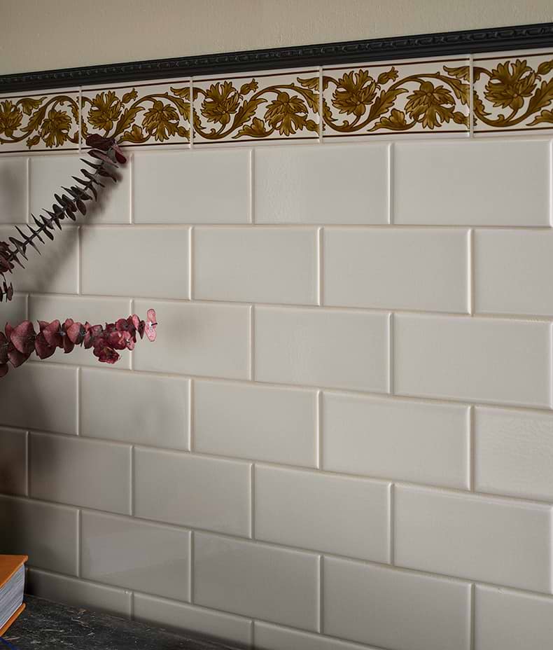 Victorian Style™ Wall Ceramic Decor Carnation Border Ochre