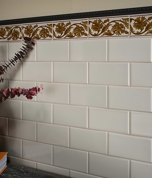 Victorian Style™ Wall Ceramic Decor Carnation Border Ochre