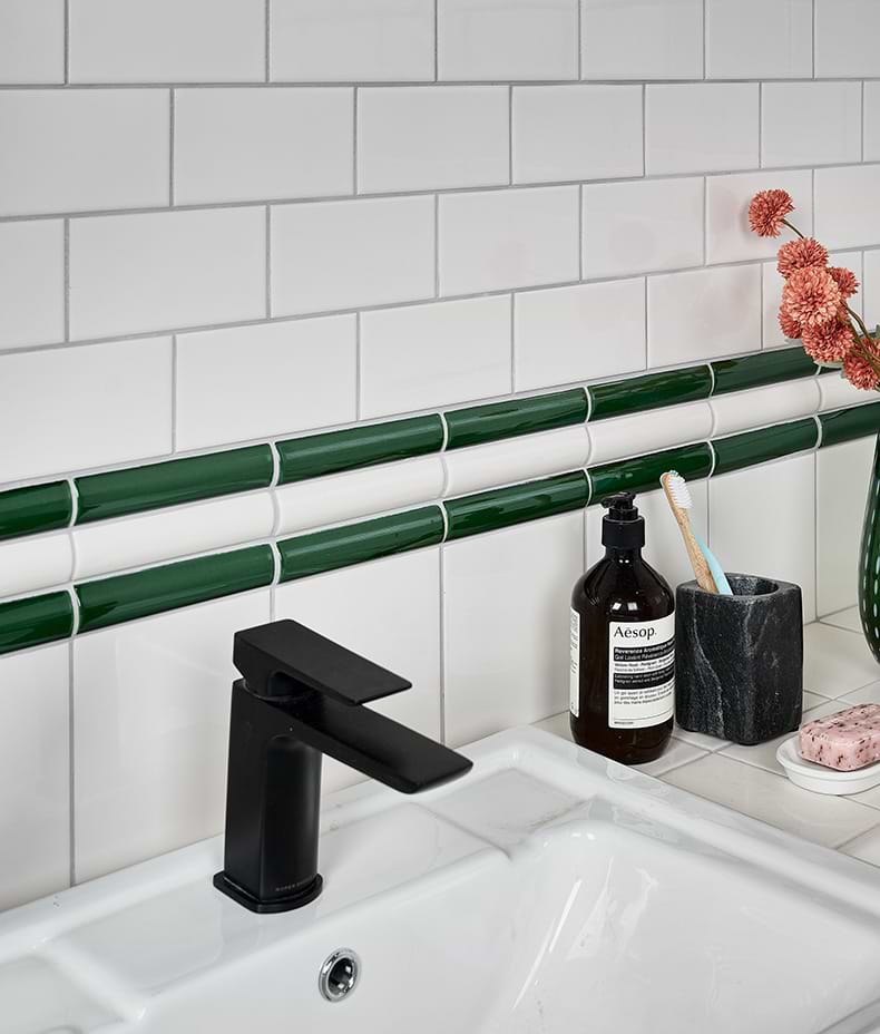 Victorian Style™ Wall Ceramic Cotton White Simple Beading