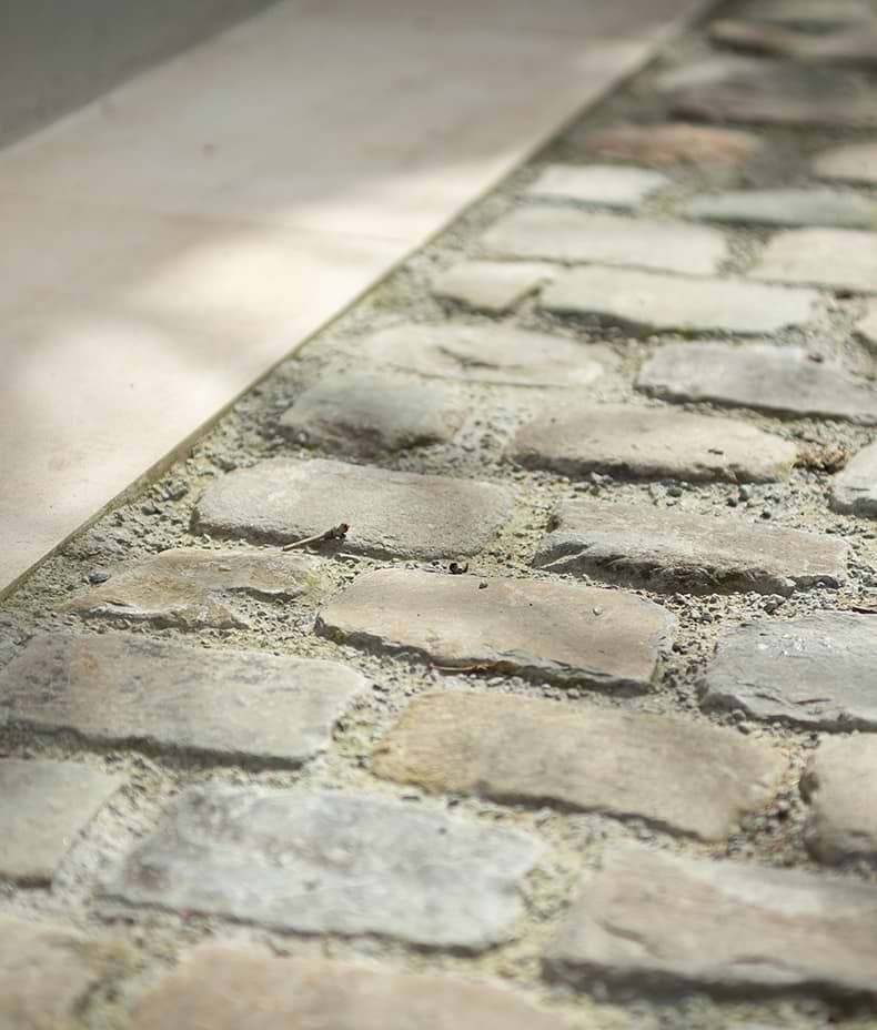 Windsor Sandstone Cobbles Reclaimed & Sawn