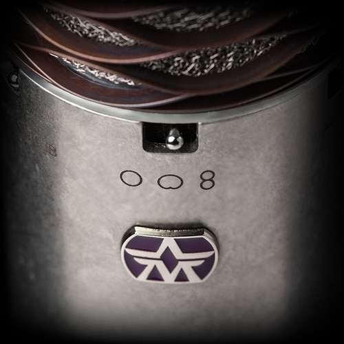 מיקרופון אולפני איכותי להקלטות המאפשר לעבור בין שלוש צורות מיקרופון, ASTONMICROPHONES SPIRIT