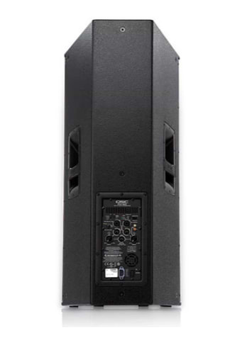 רמקול מוגבר 3WAY מסדרת KW QSC עם מבנה עץ איכותי, מגבר Class-D חזק וביצועי סאונד מקצועיים להגברה חיה דגם KW153 מבית QSC