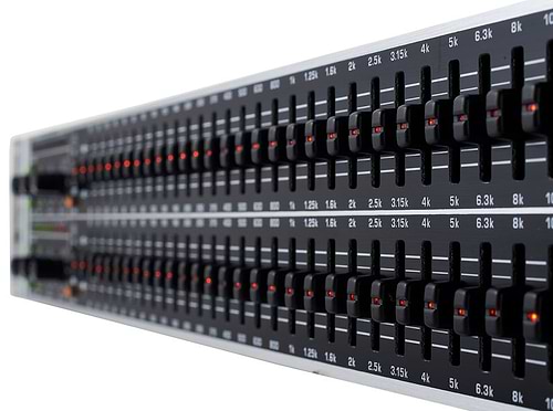 אקולייזר FBQ3102HD של Behringer