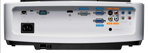 מקרן למרחק קצר במיוחד MX842UST של BenQ