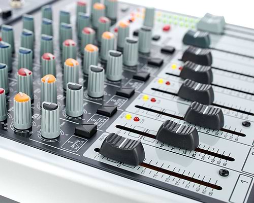 ‏מיקסר Behringer Xenyx 1204 ברינגר