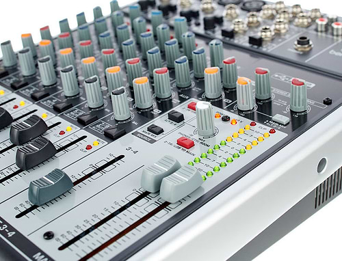 ‏מיקסר Behringer Xenyx 1204 ברינגר