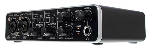 כרטיס קול UMC204HD עם כניסות מיקרופון משובחות של Behringer